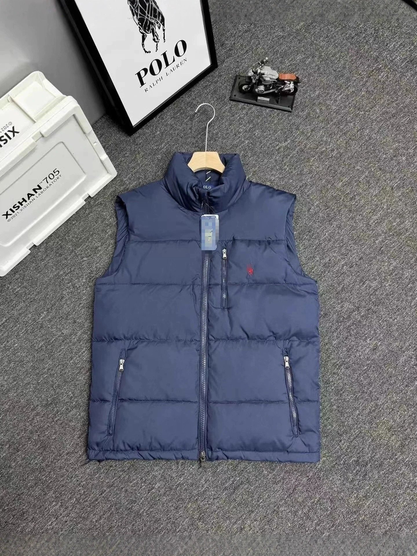 Vest cyan