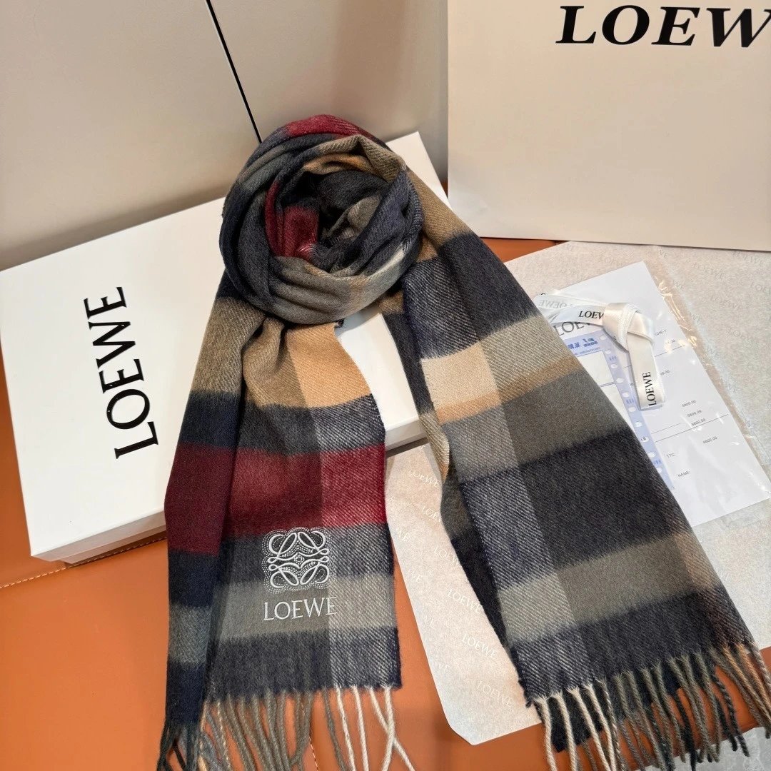 *Top Quality * Comes with Original Box * Autumn/Winter LO New Scarf