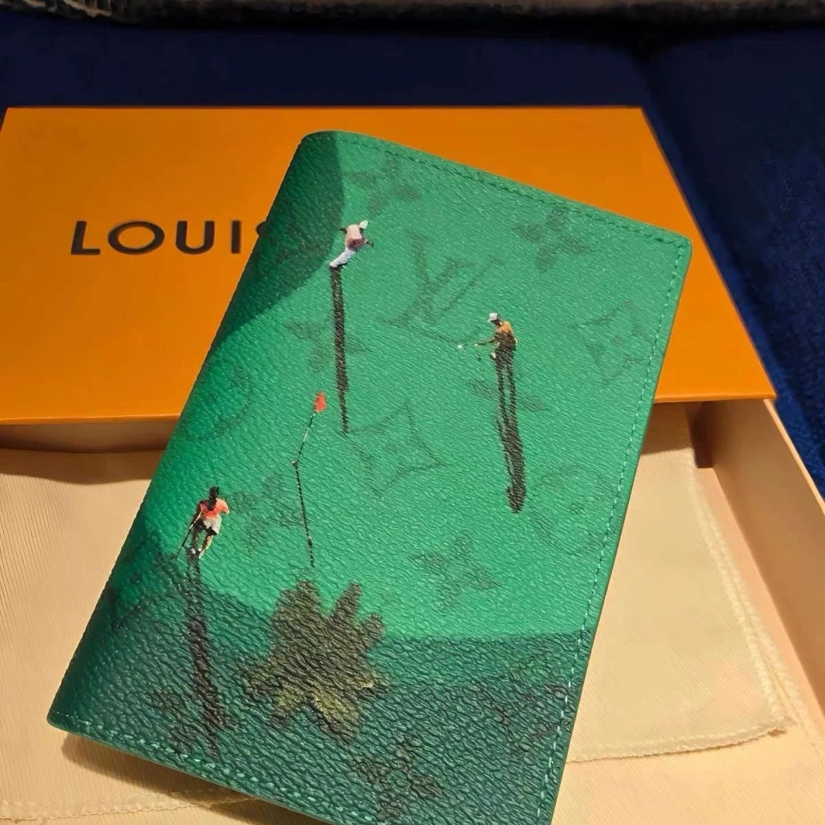 *Top Quality * Comes with Original Box * L New Wallet Card Bag