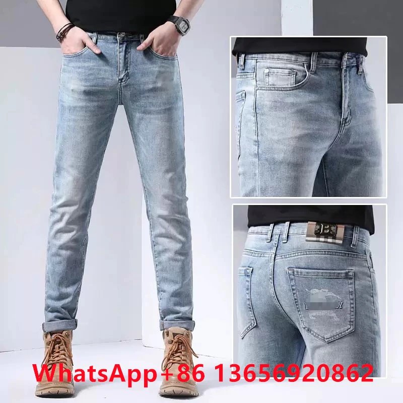 Design Slim Fit Light Wash Jeans with Distressed Detail - 1