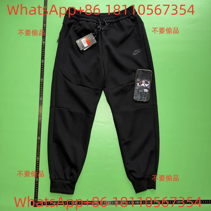 Black (Cuffed Sweatpants)
