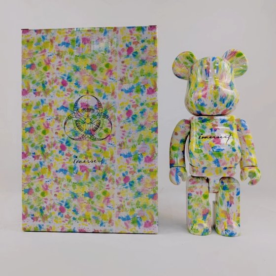 正确版彩盒Bearbrick 400%28CM碎花积木熊
潮玩公仔玩偶暴力熊装饰摆件
正确版本国产积木熊
彩盒包装 正确清晰钢印logo
做工细节和品质好!
尺寸 400%28CM
ABS材质市场高端