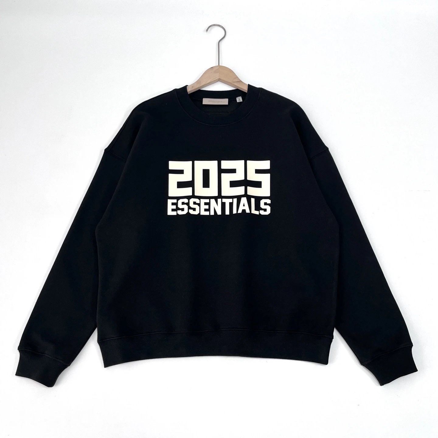 L-1 round neck black