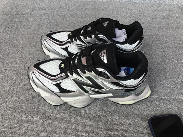New Balance Sneakers 9060 product detail image 2