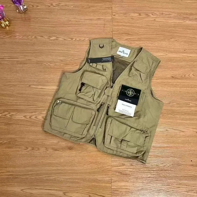 Nike Vests Quilted Zip-Front product detail image 4