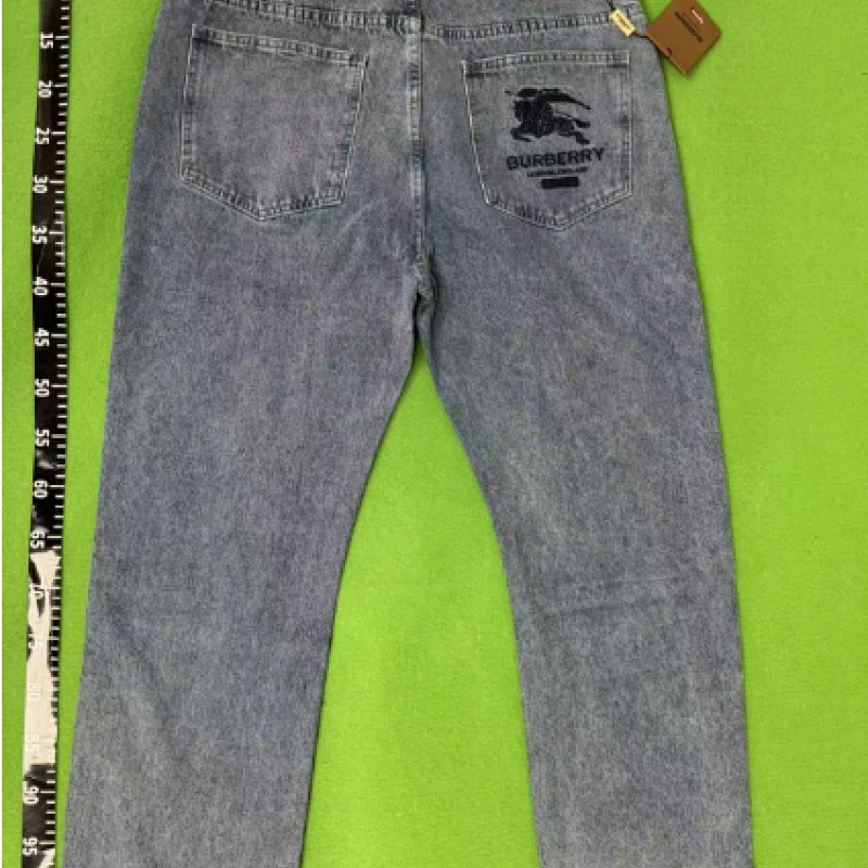 B战牛仔长裤 战马大图标