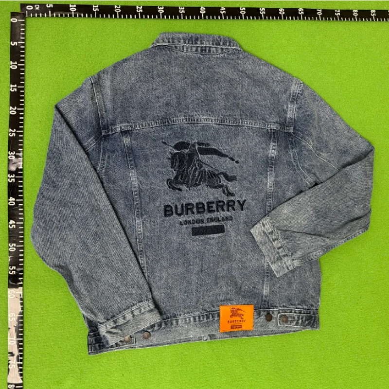 B战牛仔外套 战马大图标