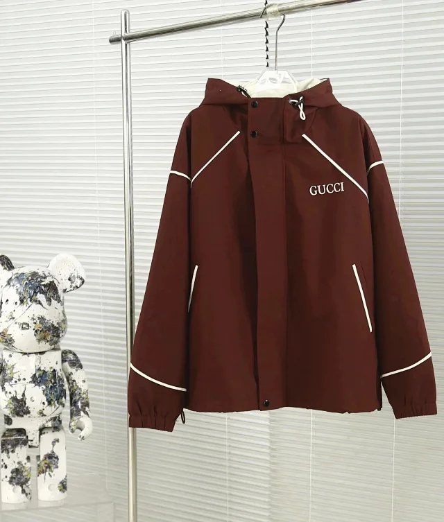 Fendi Down Jackets Hooded reversible FF-logo trim product detail image 7