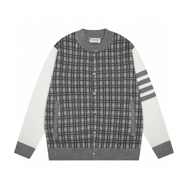 Thom Browne Knitwear V-neck four-bar stripe button cardigan product detail image 9
