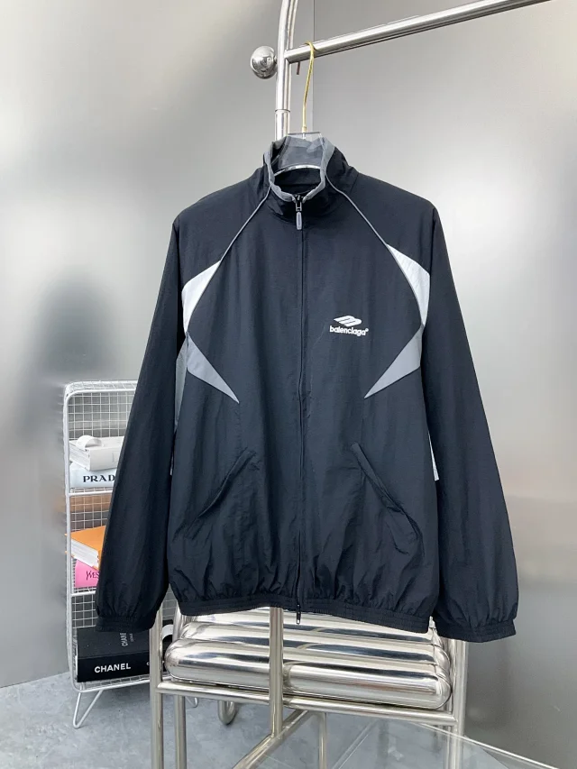 Prada Jackets Zip-Up Jacket product detail image 11