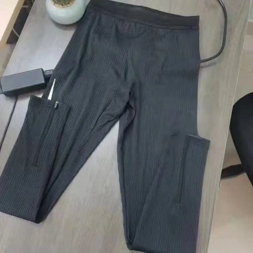 Black threaded leggings