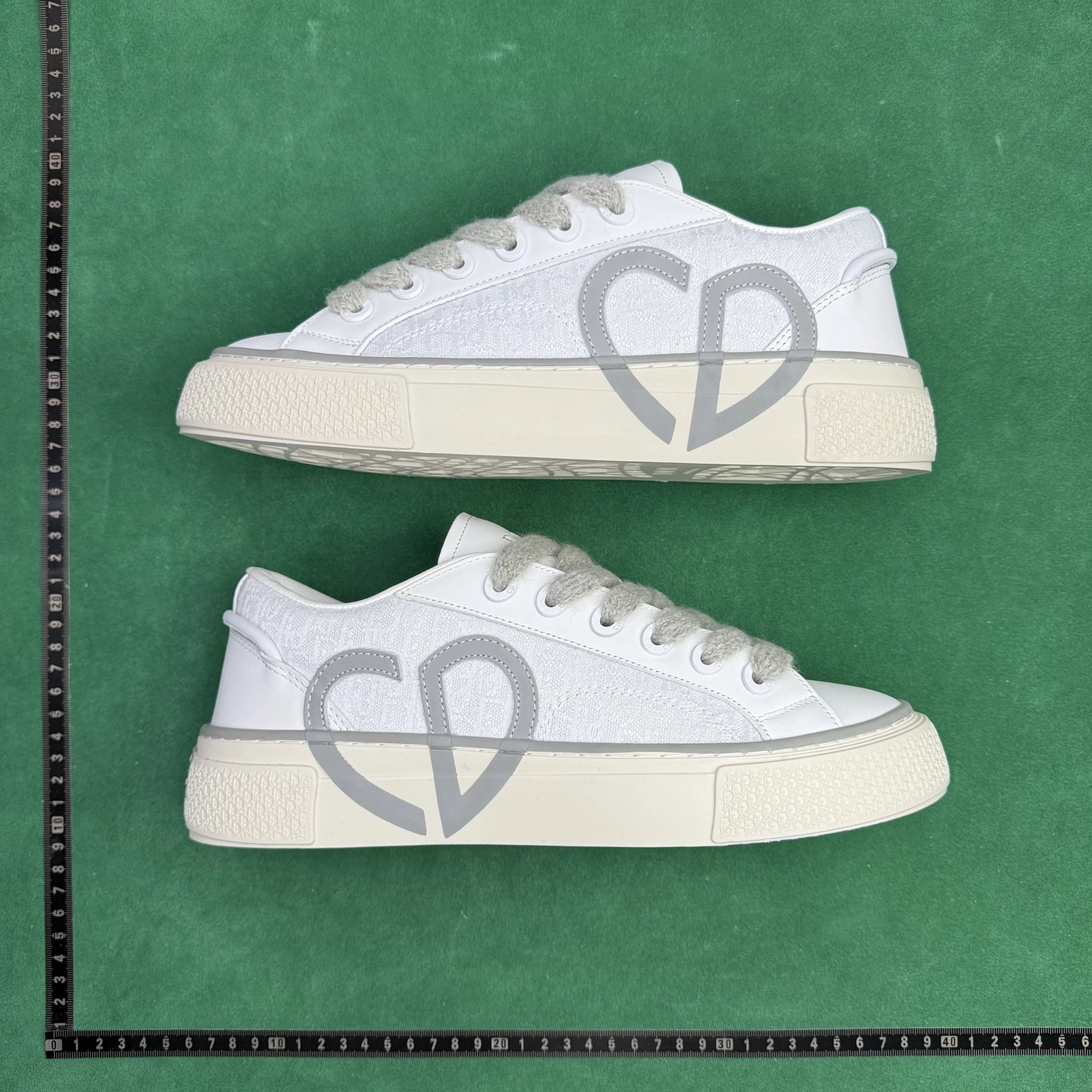 Dior Sneakers B33 product image