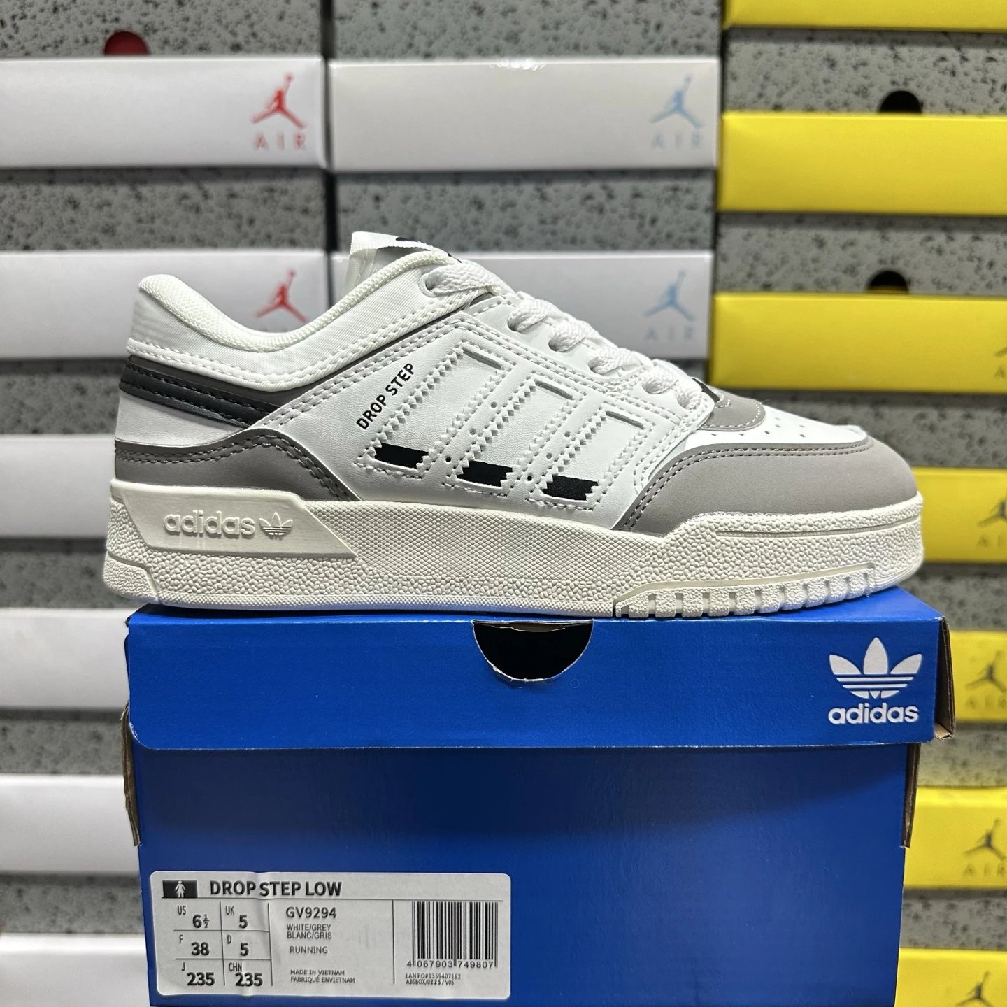 Adidas Multiple Drop Step models shown image 5