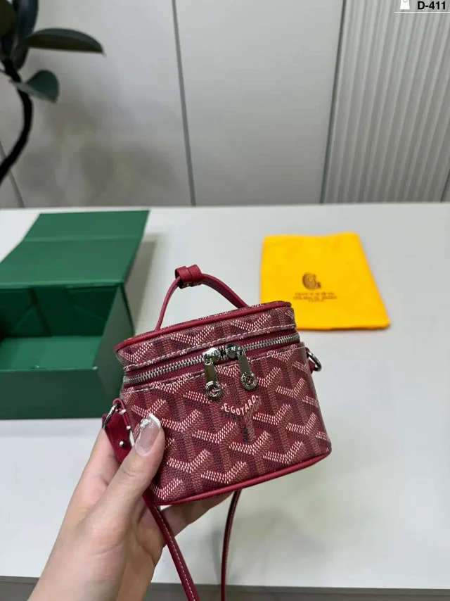 Goyard Crossbody Bags Mini top-handle zip bag product detail image 8