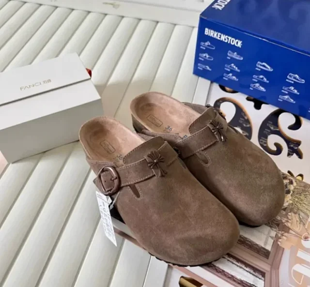 Birkenstock Slippers Suede Buckle Clogs with Cross Charm product detail image 4