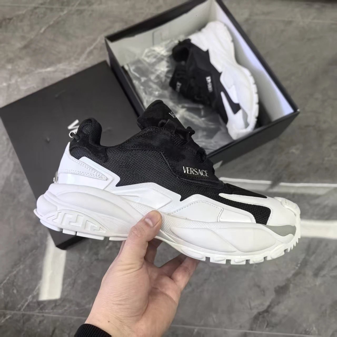 Versace Sneakers Squalo chunky image 4