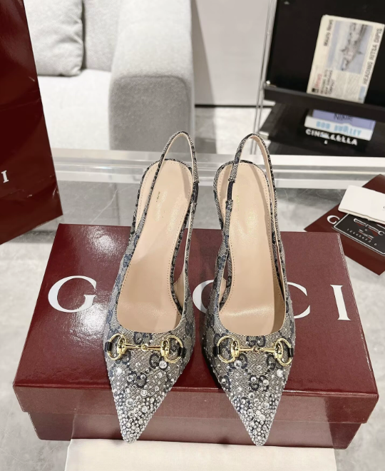 Gucci High Heels Rhinestone Pointed-Toe Horsebit Slingback — Black 4cm