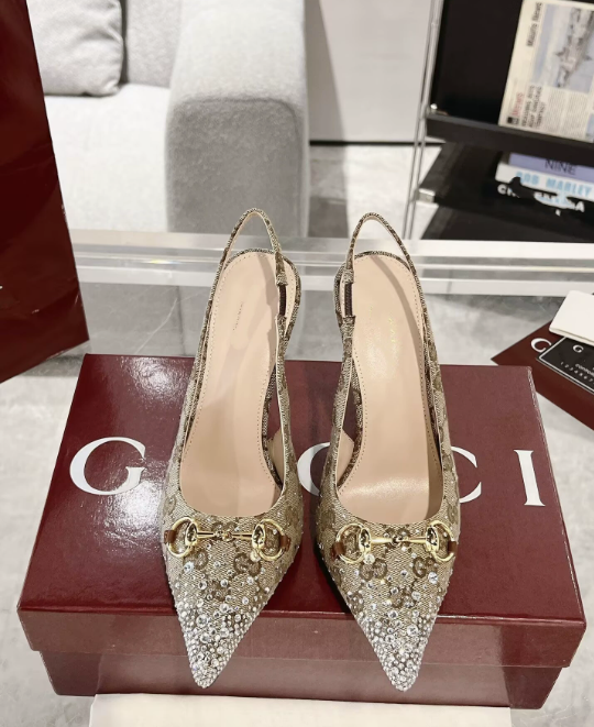 Gucci High Heels Rhinestone Pointed-Toe Horsebit Slingback — apricot 4 cm