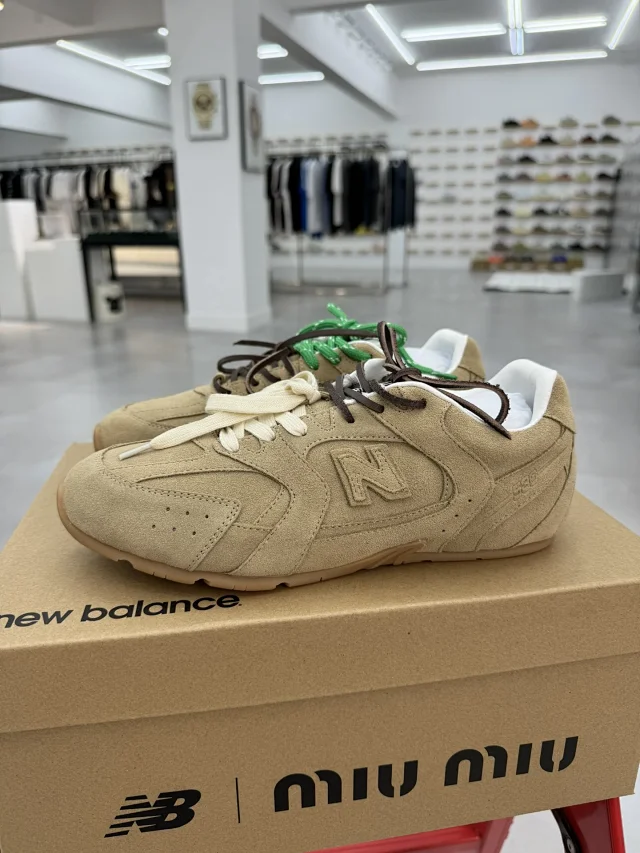 New Balance Sneakers 530 Miu collaboration product detail image 1