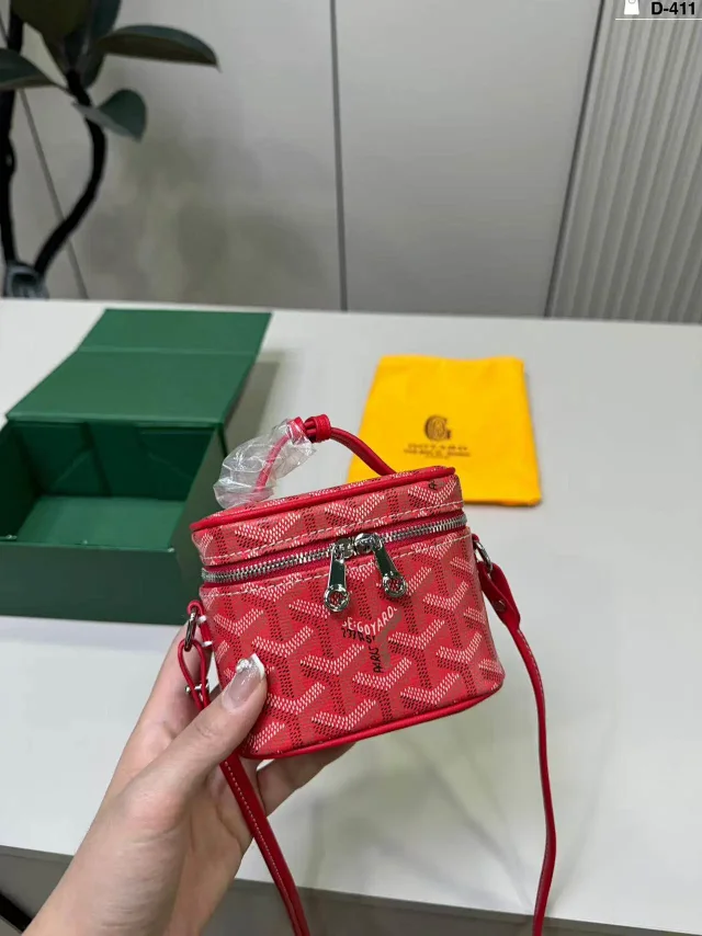 Goyard Crossbody Bags Mini top-handle zip bag product detail image 10