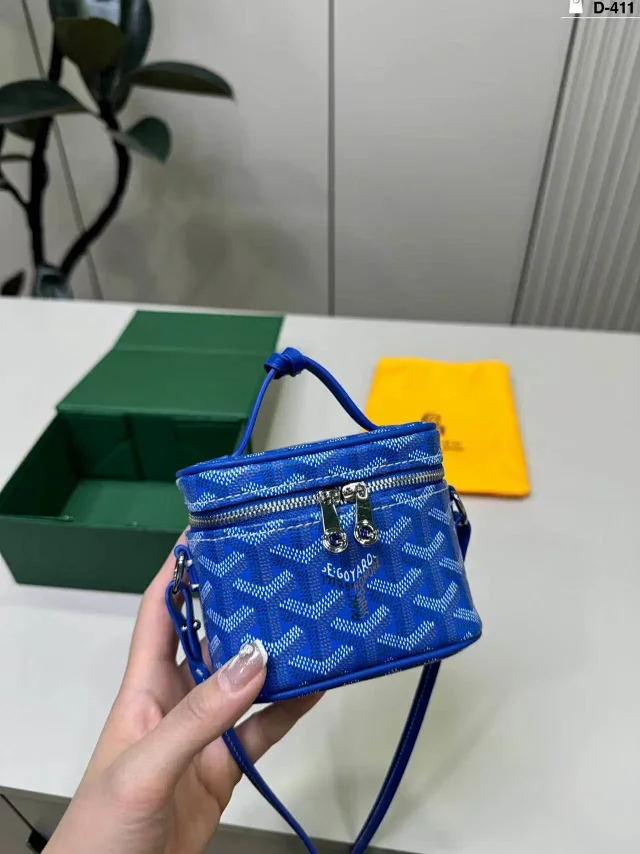 Goyard Crossbody Bags Mini top-handle zip bag product detail image 11