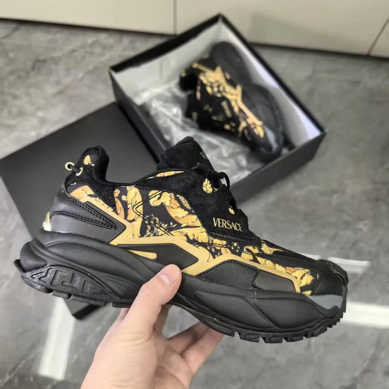 Versace Sneakers Squalo chunky image 5