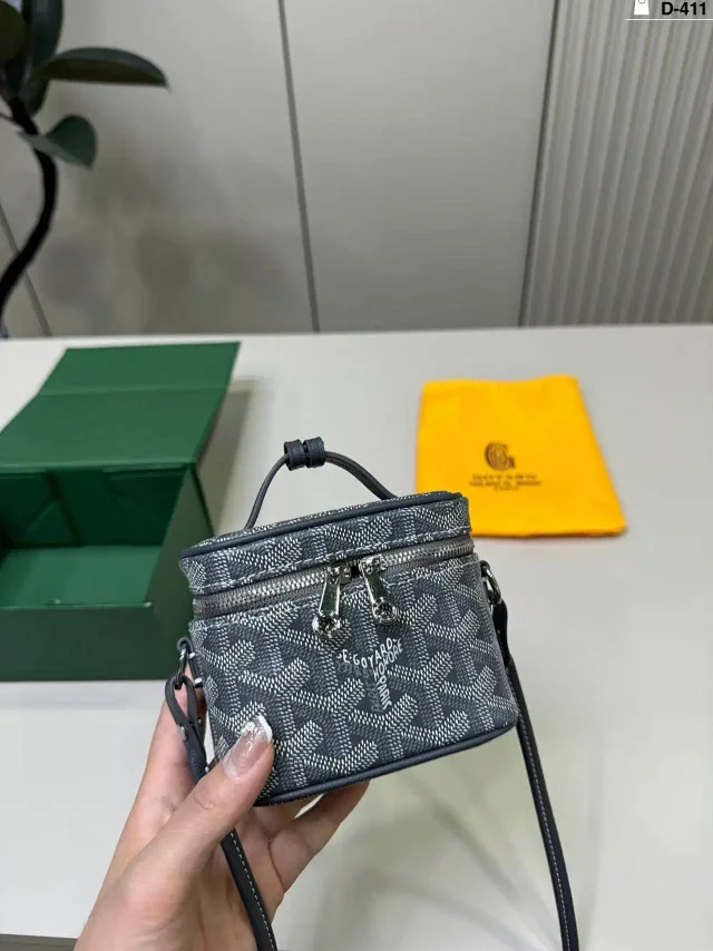 Goyard Crossbody Bags Mini top-handle zip bag product detail image 7