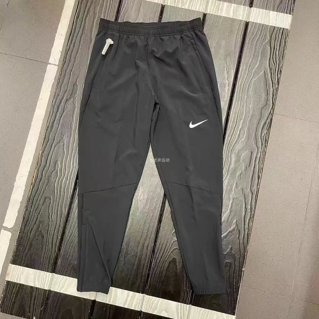 Nike Down Jackets Hooded quilted zip-up puffer jacket image 4