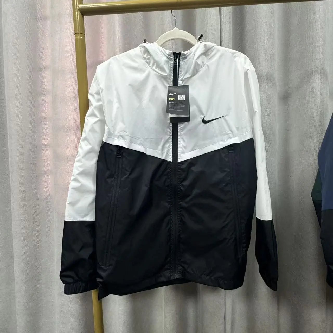 Nike Down Jackets Hooded quilted zip-up puffer jacket image 6