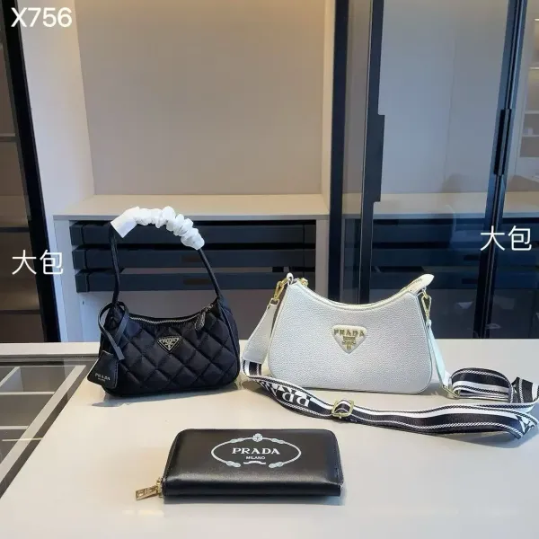 Prada Galleria Saffiano Leather Black Handbags - 15