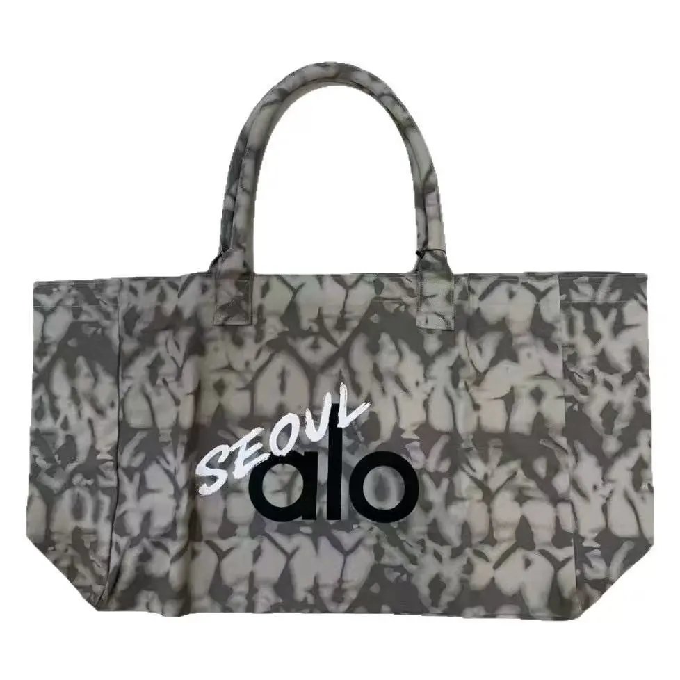Alo Travel Bags Large-capacity duffel bag with detachable shoulder strap — 17