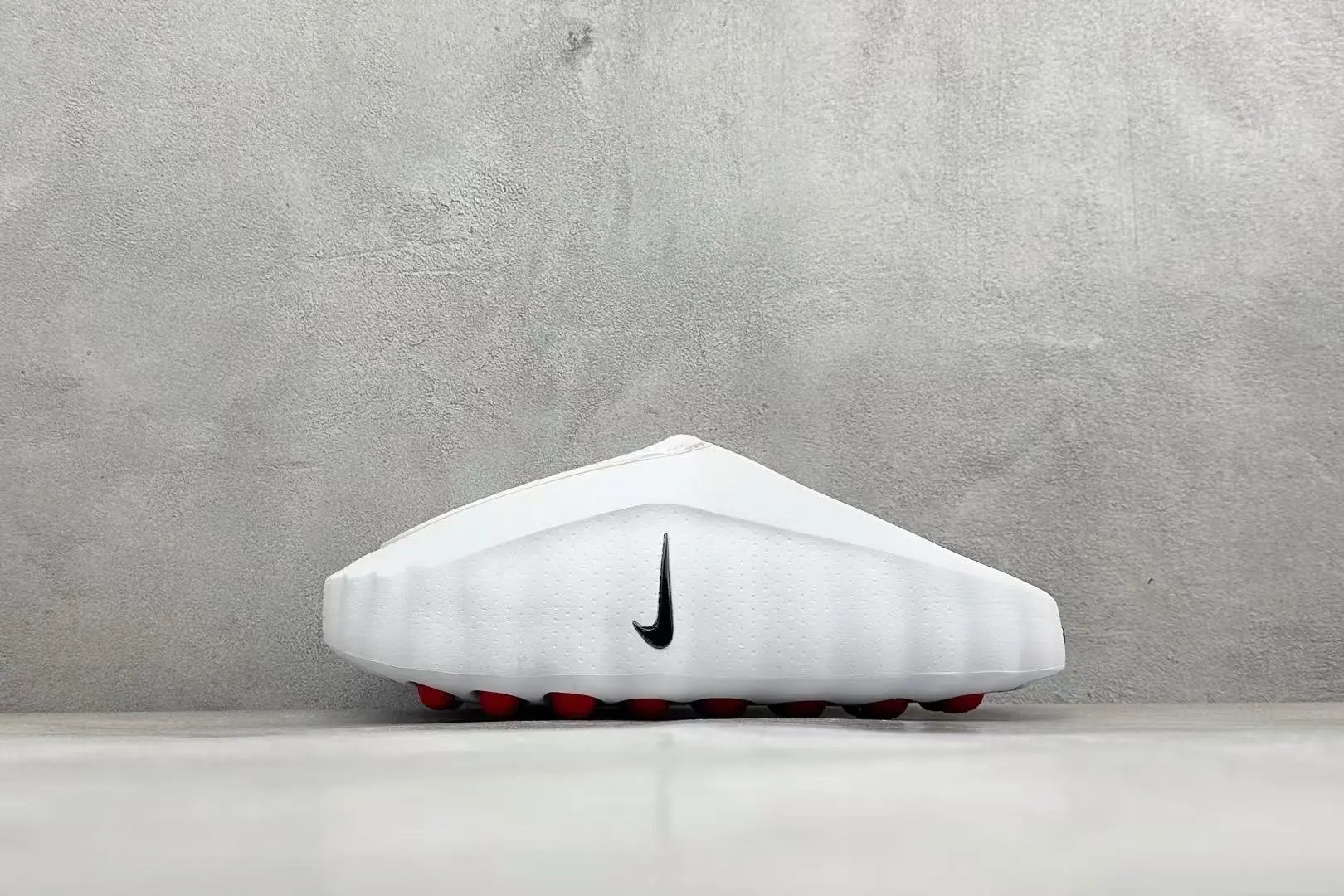 Nike Slippers One-piece slide with embossed Swoosh — 31