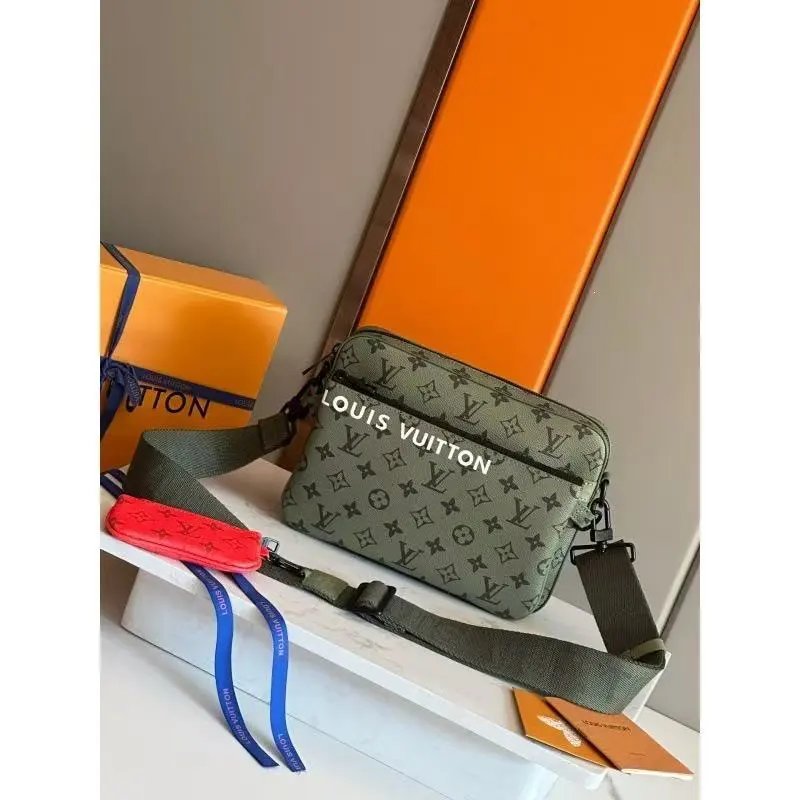 Louis Vuitton Crossbody Bags W2C-152 Monogram Bag with Detachable Pouch — 25