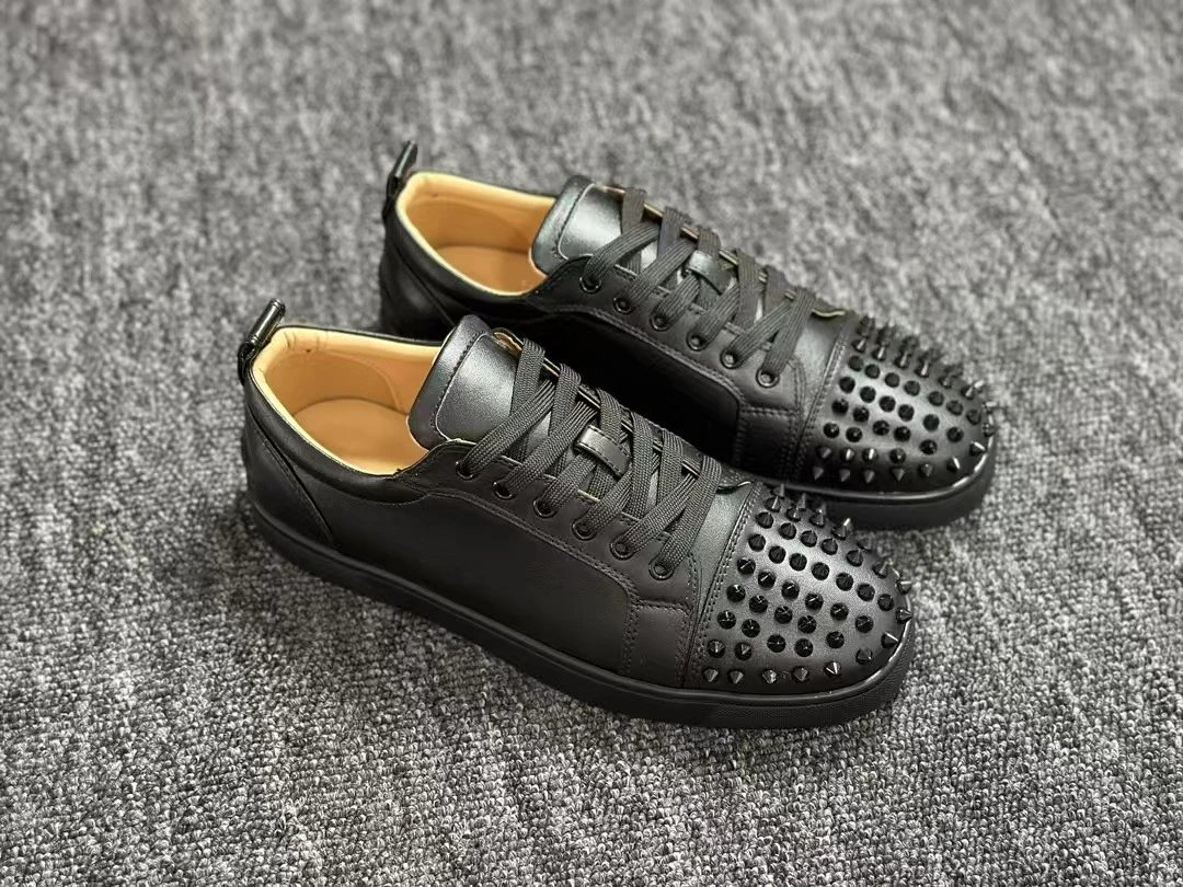 CL Louboutin铆钉板鞋平底透气休闲潮牌 4