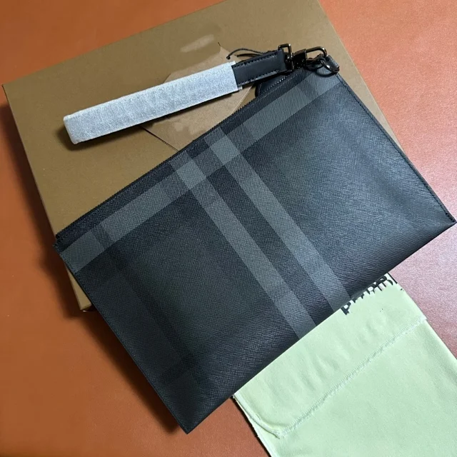 Unbranded Handbags Plaid zip wristlet clutch product detail image 3