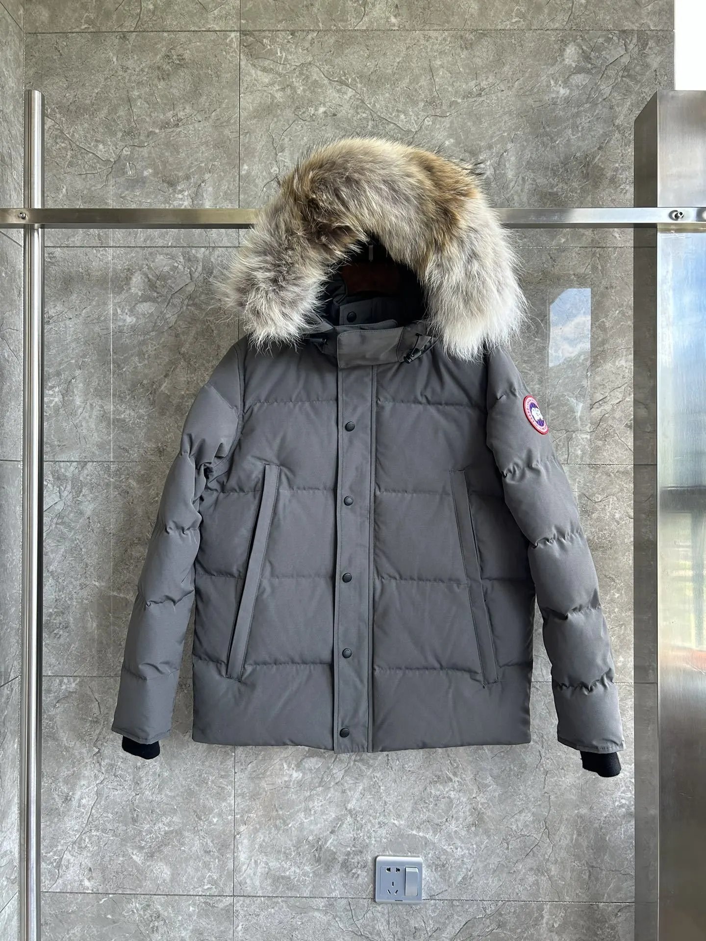 Dark gray red label