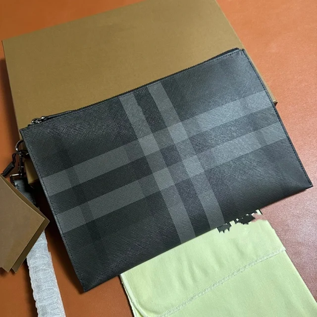 Unbranded Handbags Plaid zip wristlet clutch product detail image 2