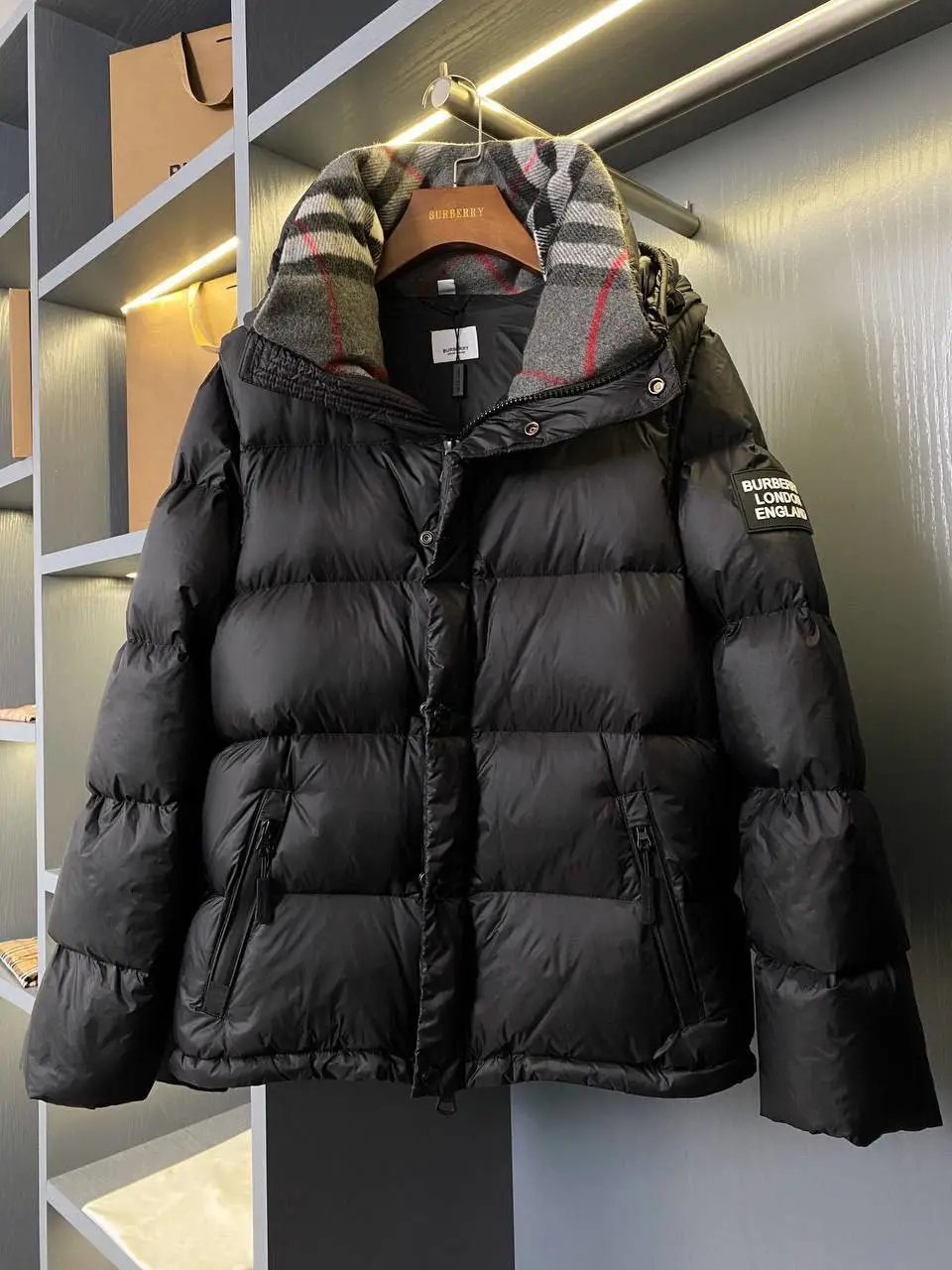 Burb * e * * y winter new detachable sleeve hooded down jacket