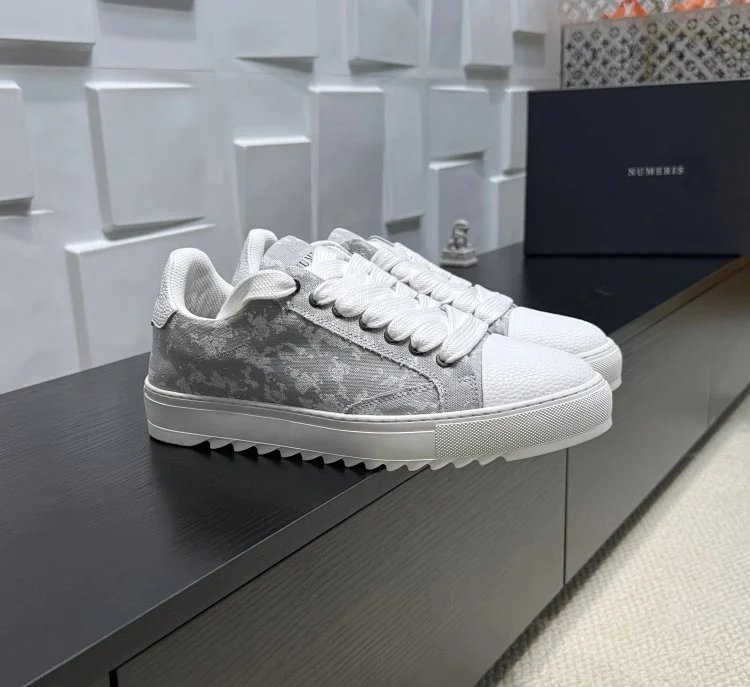Numeris Sneakers Low-Top Lace-Up with Serrated Sole image 3