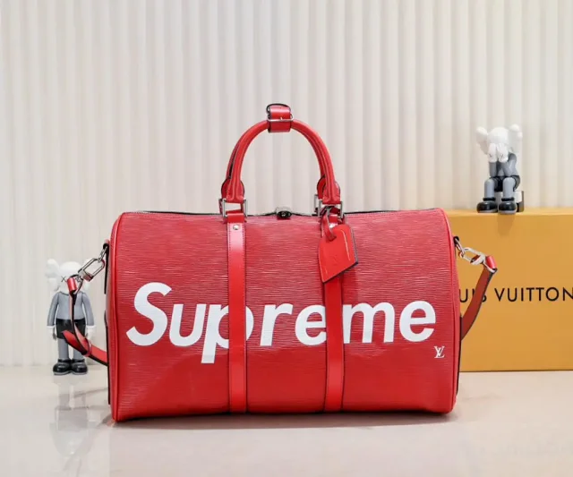 Supreme Travel Bags Logo Cylindrical Duffel Bag product detail image 1