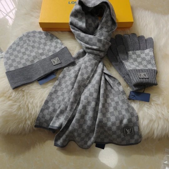 Recommended! Light Gray 3-Piece Set (Scarf + Hat + Gloves)