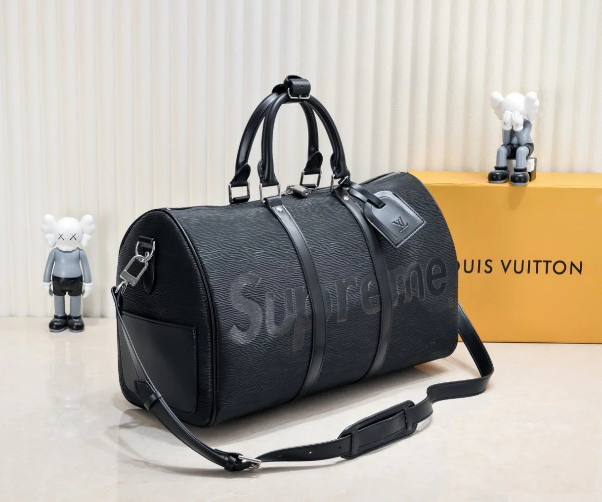 Supreme Travel Bags Logo Cylindrical Duffel Bag image 4