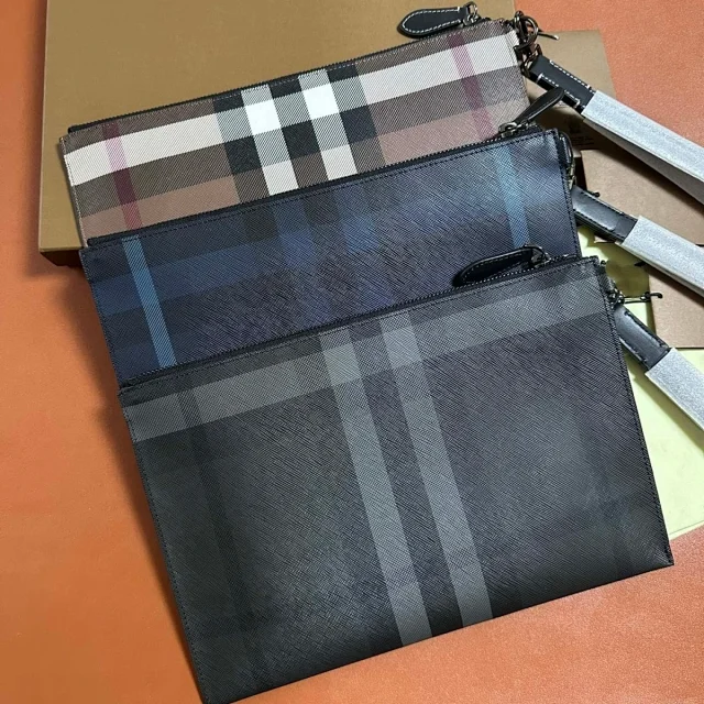 Unbranded Handbags Plaid zip wristlet clutch product detail image 1