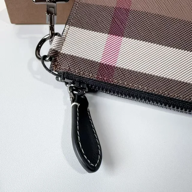 Unbranded Handbags Plaid zip wristlet clutch product detail image 8