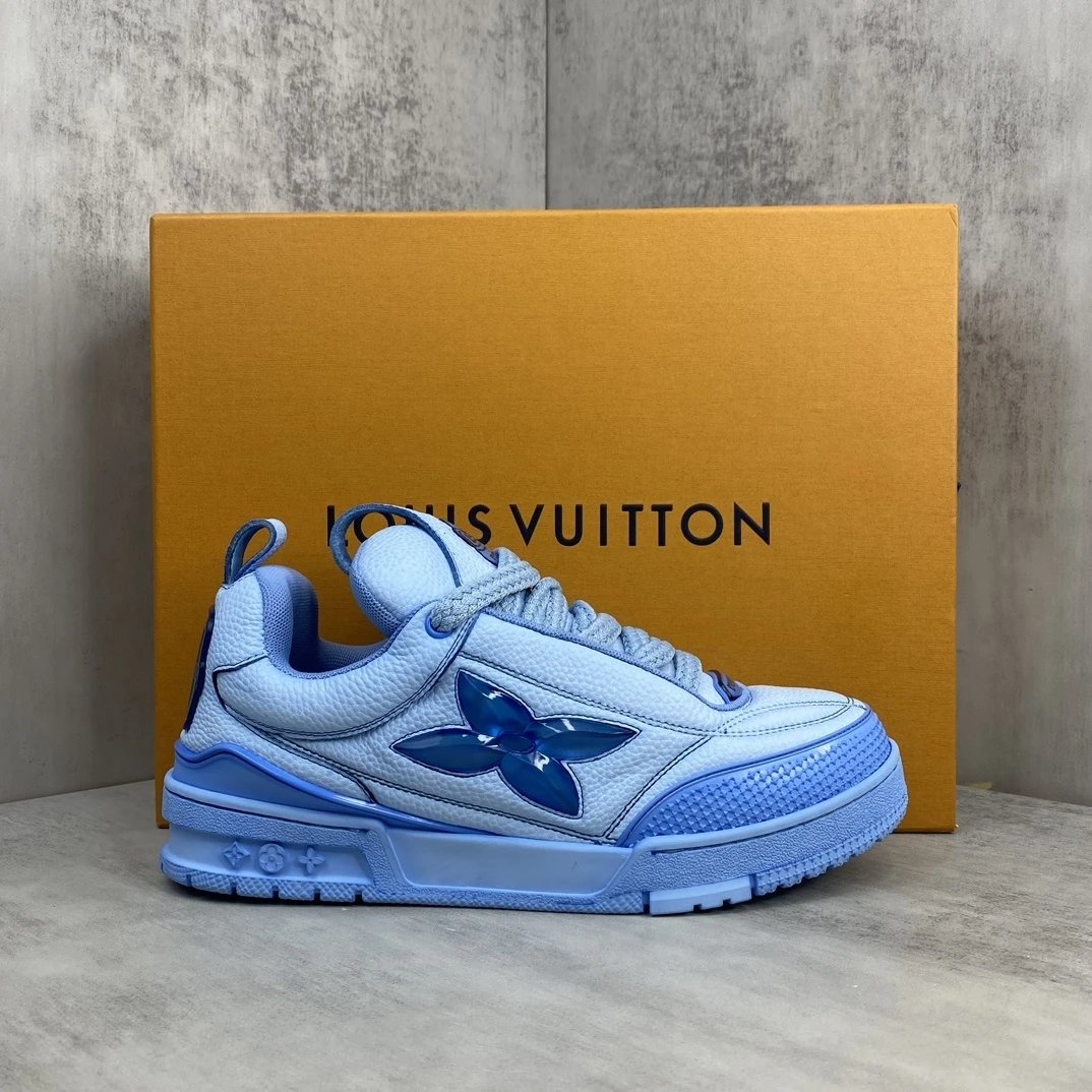 Light blue clover