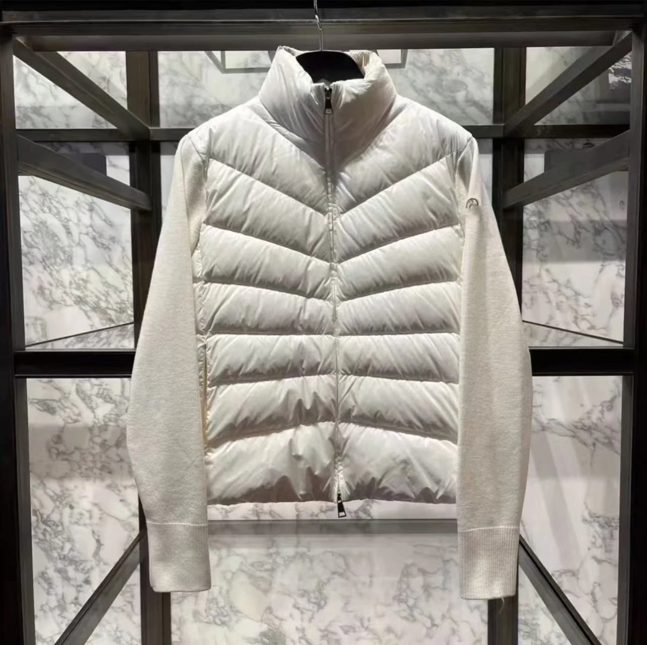 Moncler Down Jackets Hooded puffer jacket — Thin white