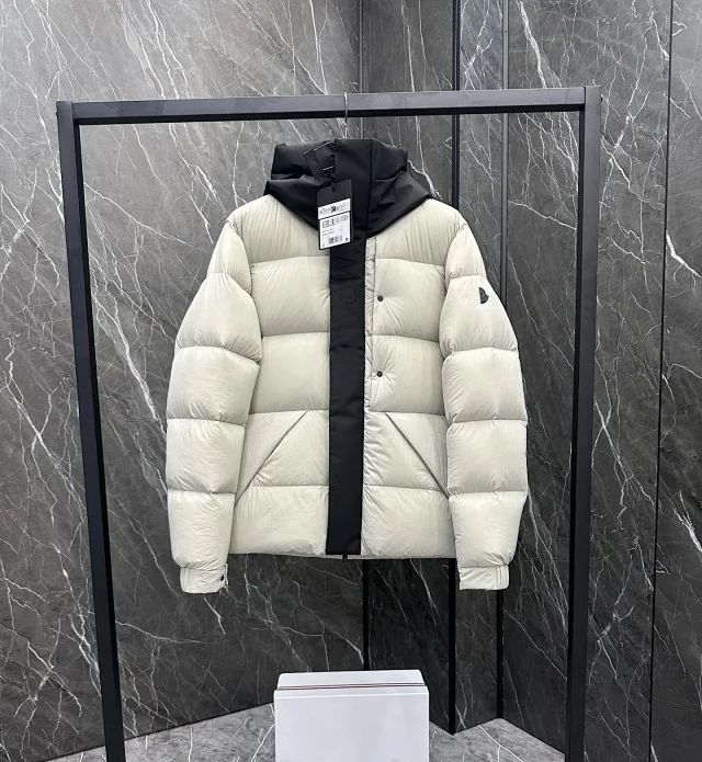 Moncler Down Jackets Hooded puffer jacket product detail image 7