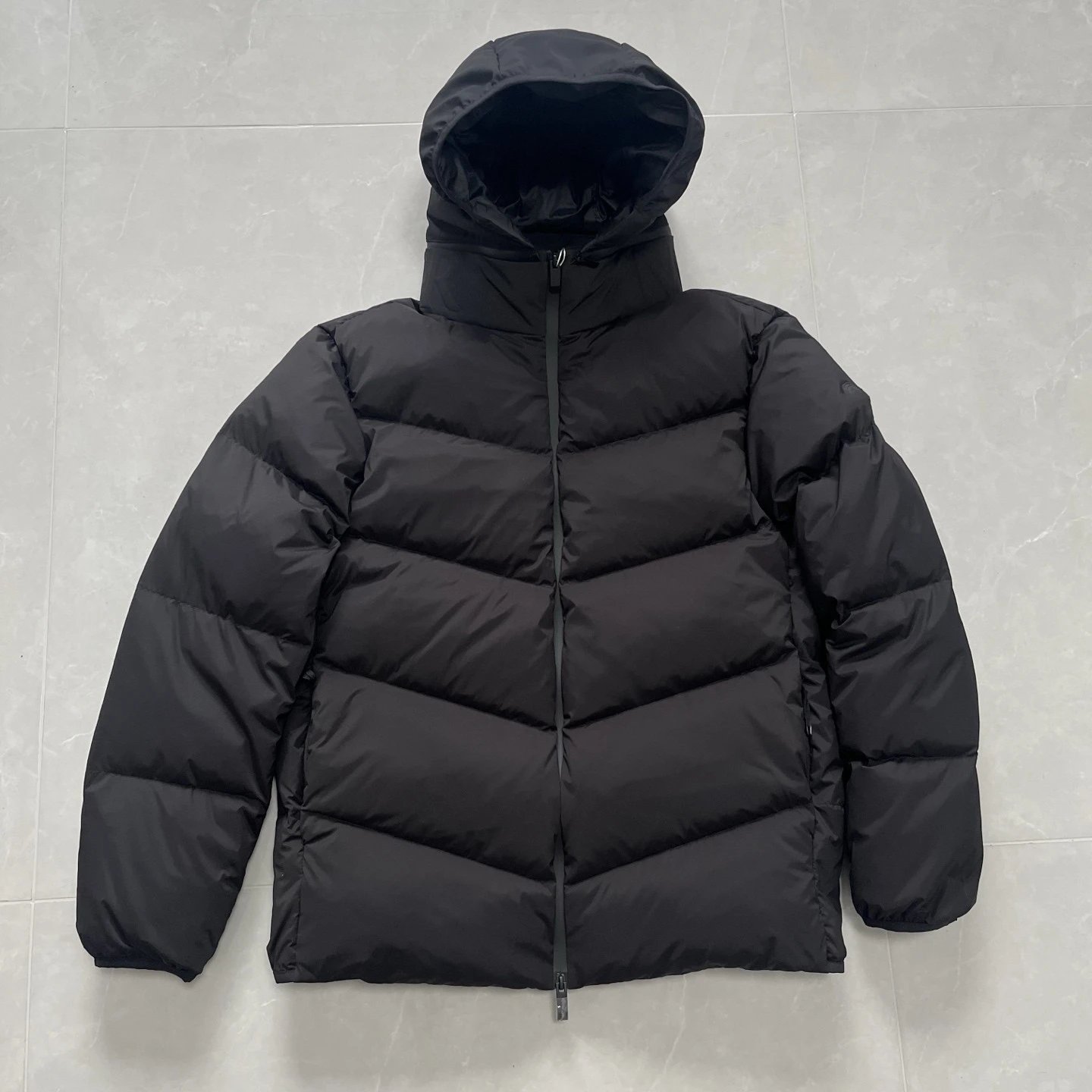 Moncler Down Jackets Hooded puffer jacket — Short black