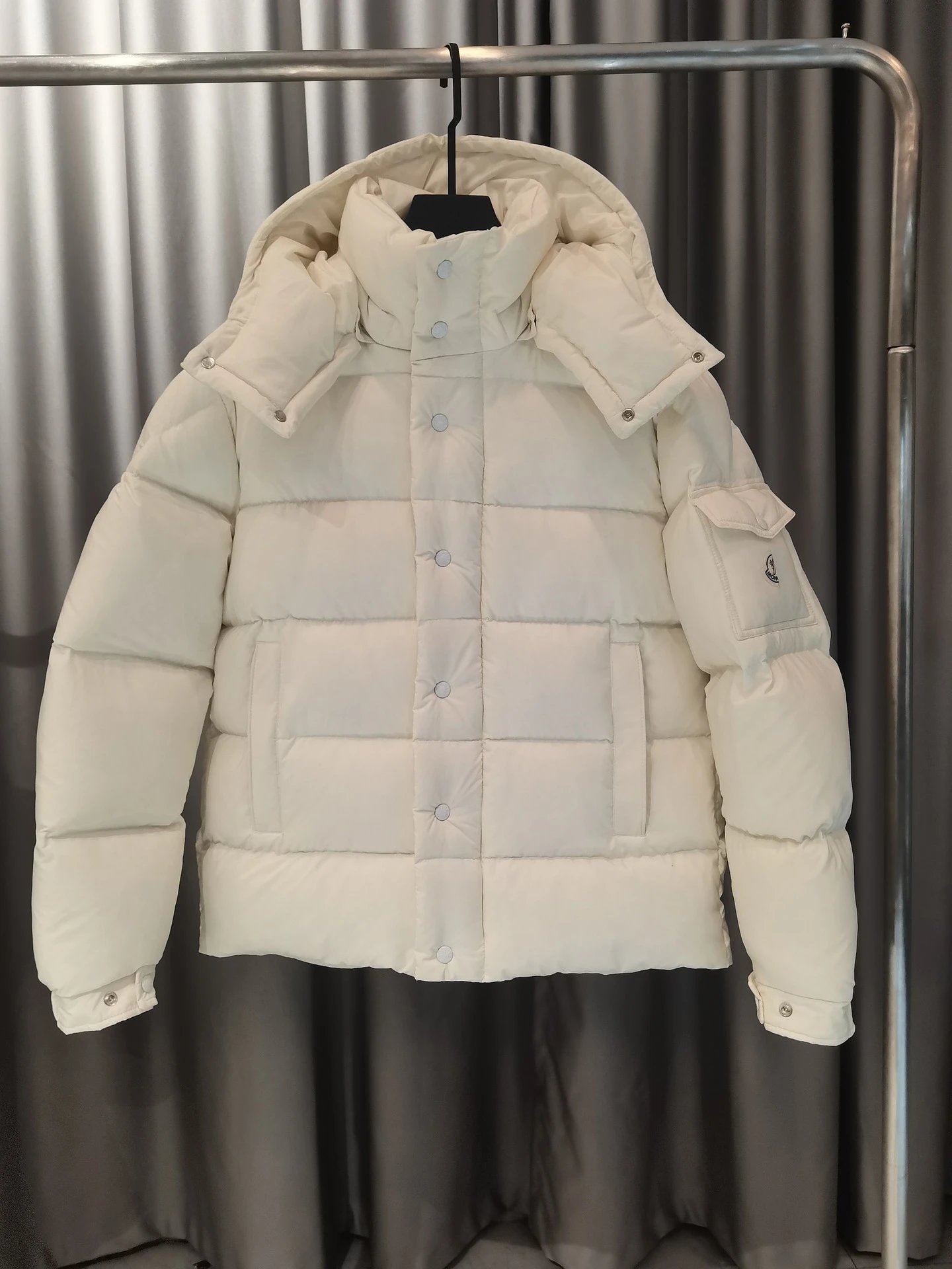 Moncler Down Jackets Hooded puffer jacket — Off-white
