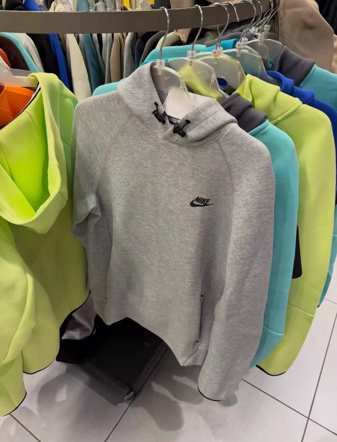 Nike Tech Fleece Hoodie Grey